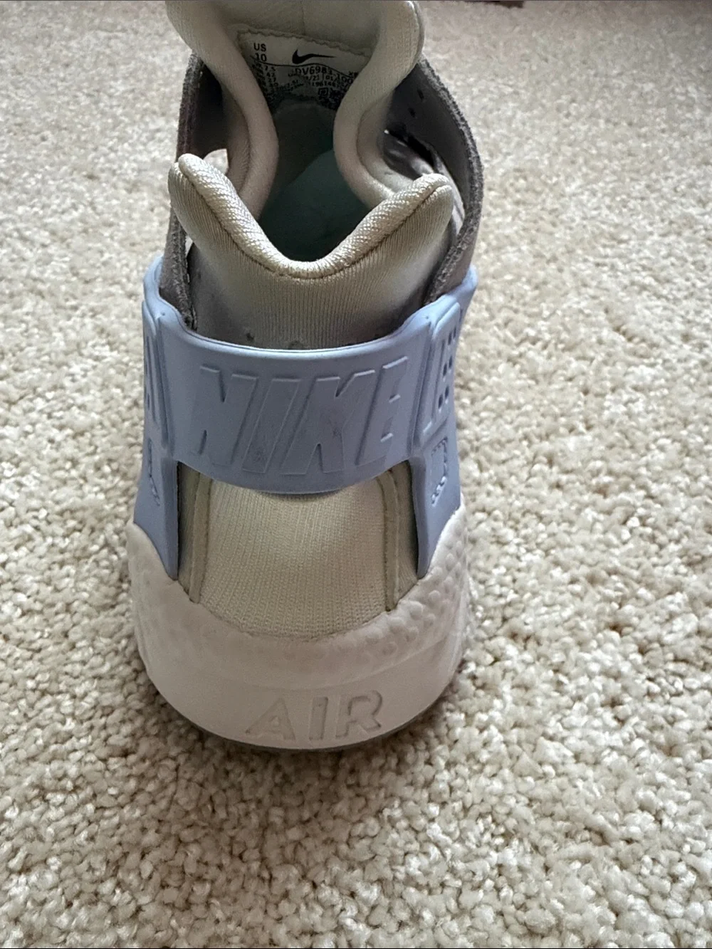 Nike Women’s Sneakers in Light Gray and Cream with Pale Blue Accents